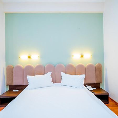 Guci Hotel Constanta Bagian luar foto