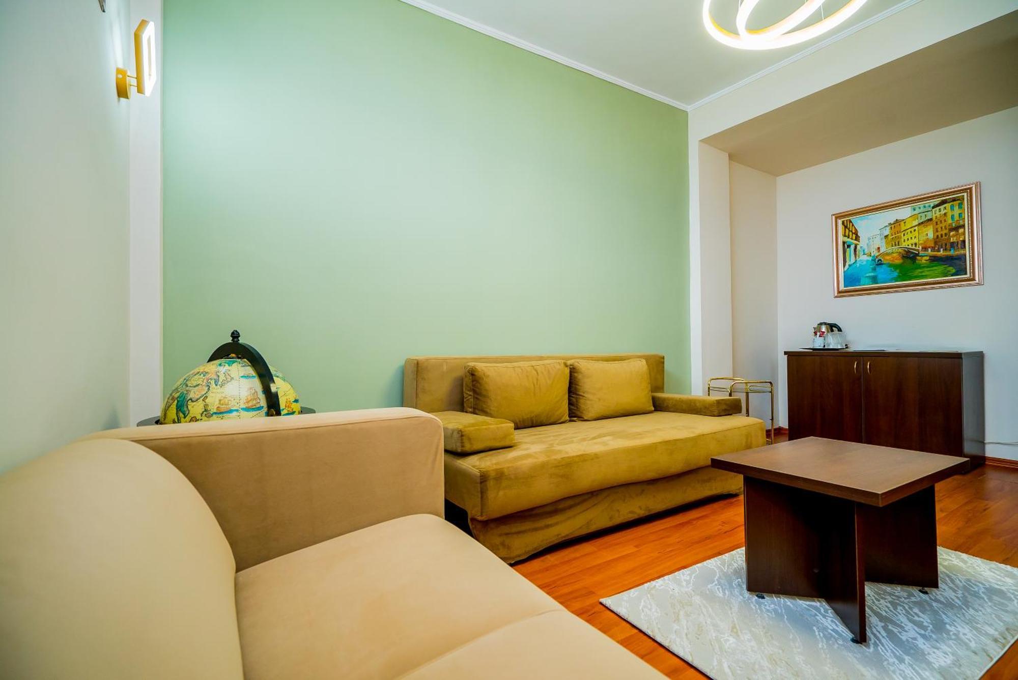 Guci Hotel Constanta Bagian luar foto