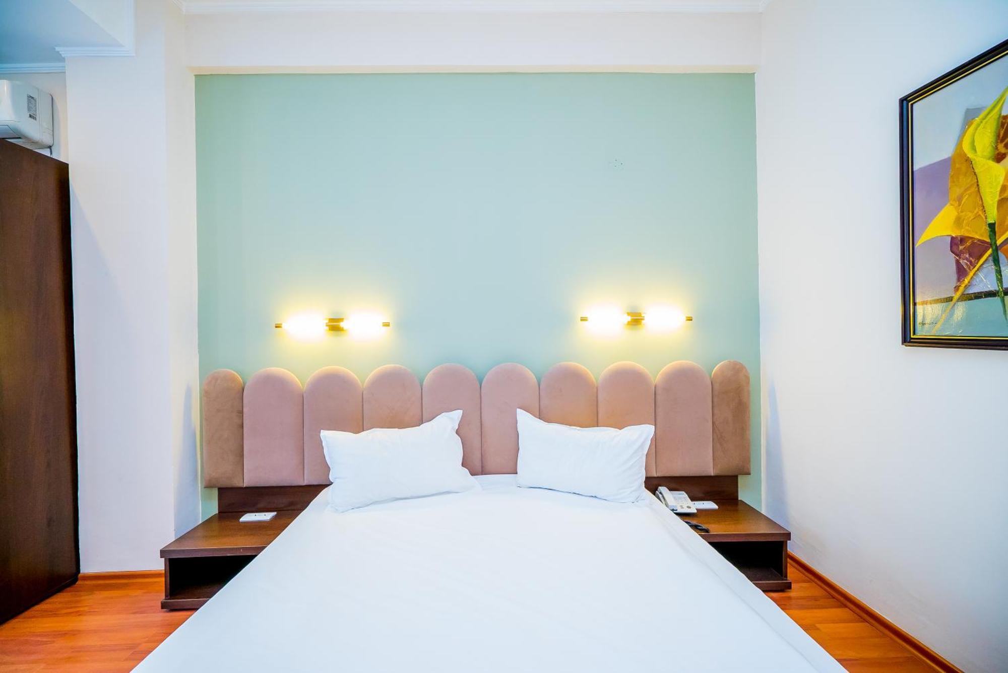 Guci Hotel Constanta Bagian luar foto