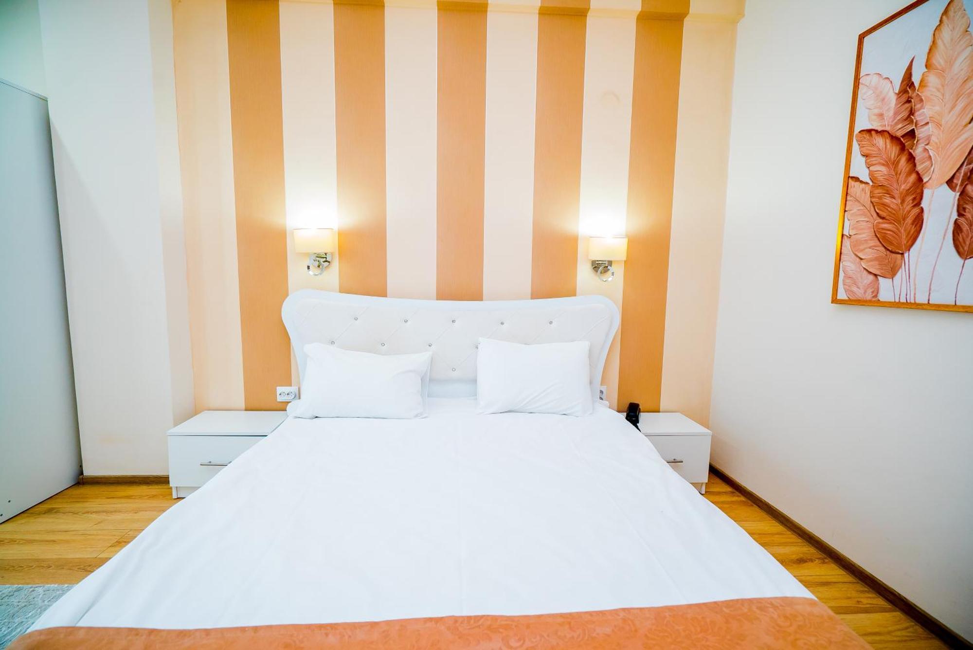 Guci Hotel Constanta Bagian luar foto