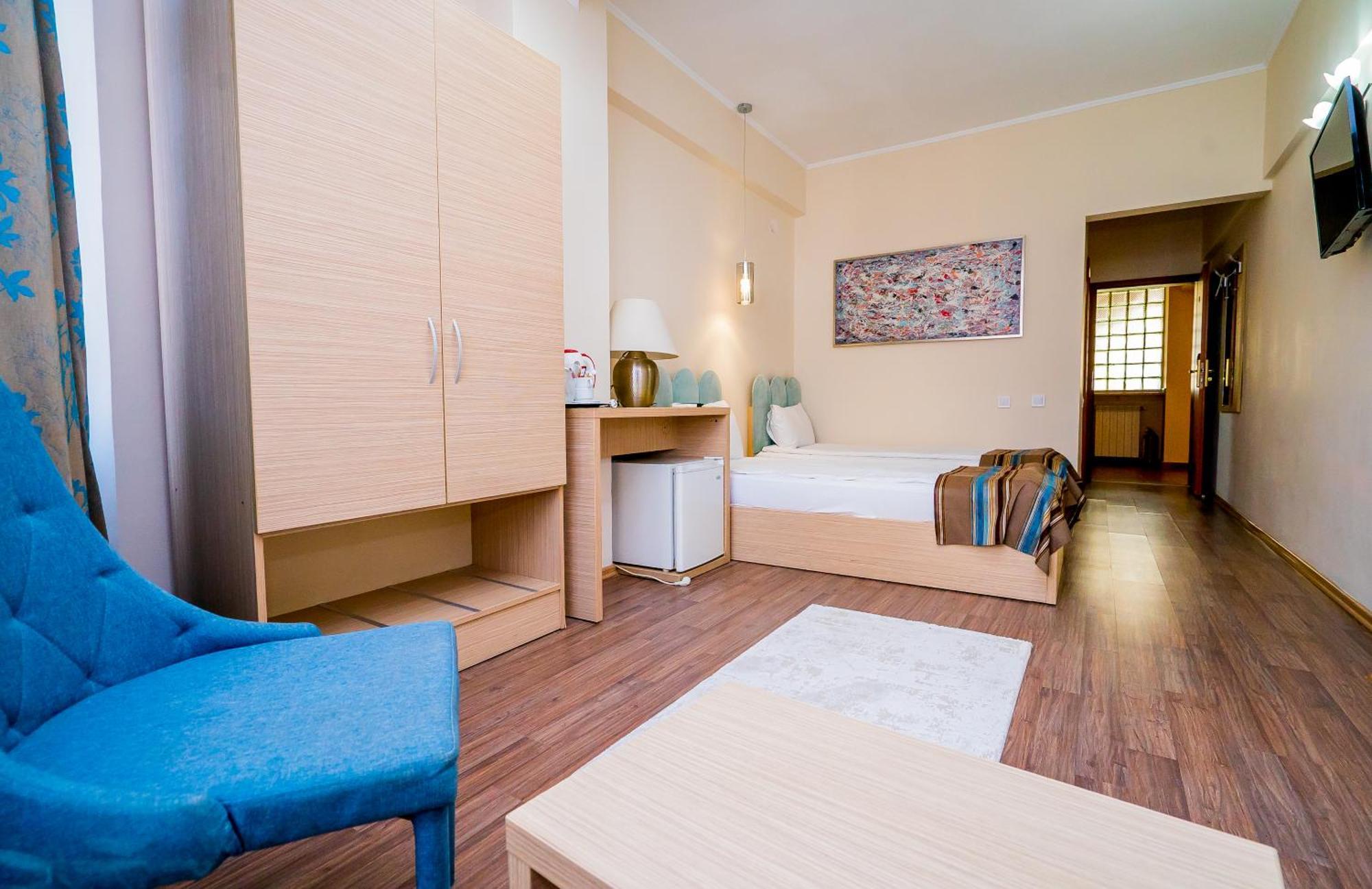 Guci Hotel Constanta Bagian luar foto