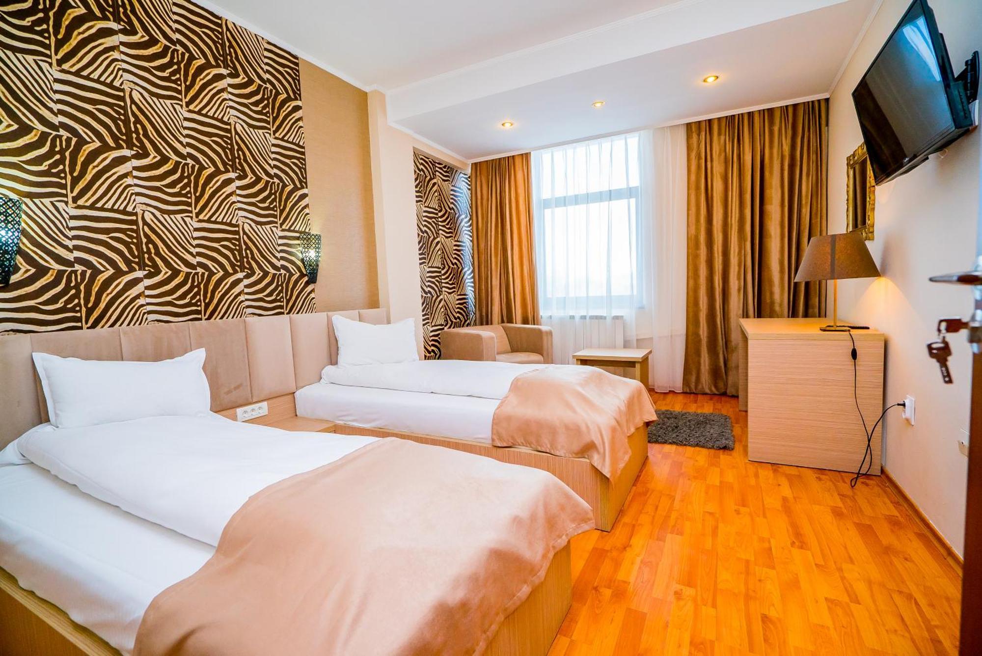 Guci Hotel Constanta Bagian luar foto